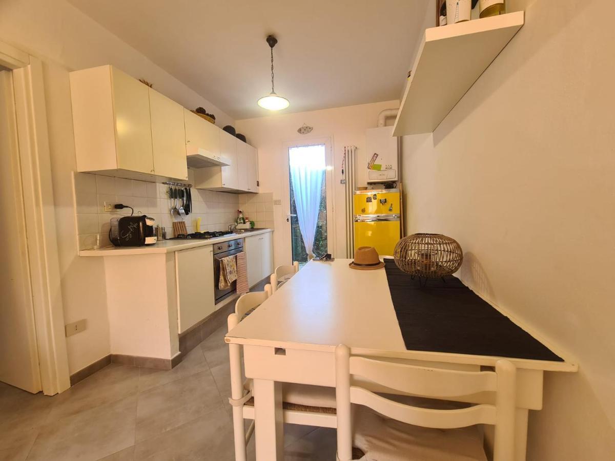 Babanhouse Fiumaretta 250M Dalla Spiaggia Fiumaretta di Ameglia Exterior foto