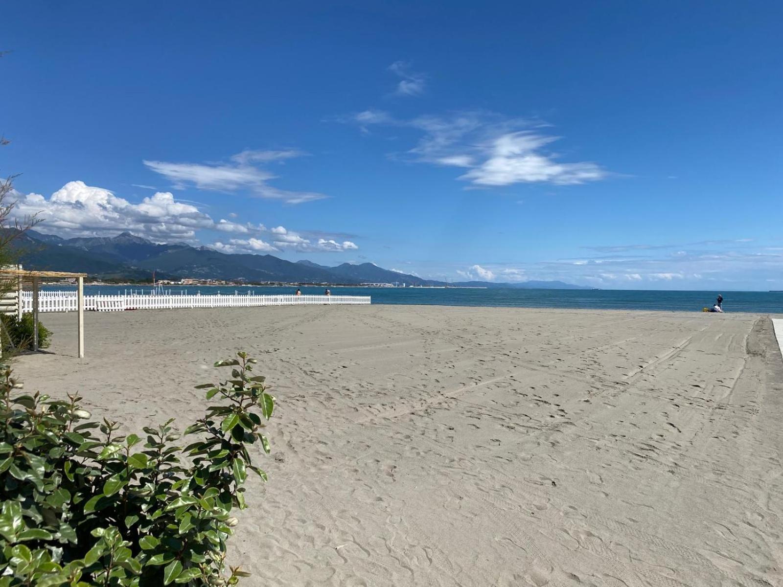 Babanhouse Fiumaretta 250M Dalla Spiaggia Fiumaretta di Ameglia Exterior foto